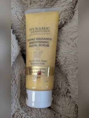 Dynamic Gemstone Topaz Radiance Brightening Facial Scrub